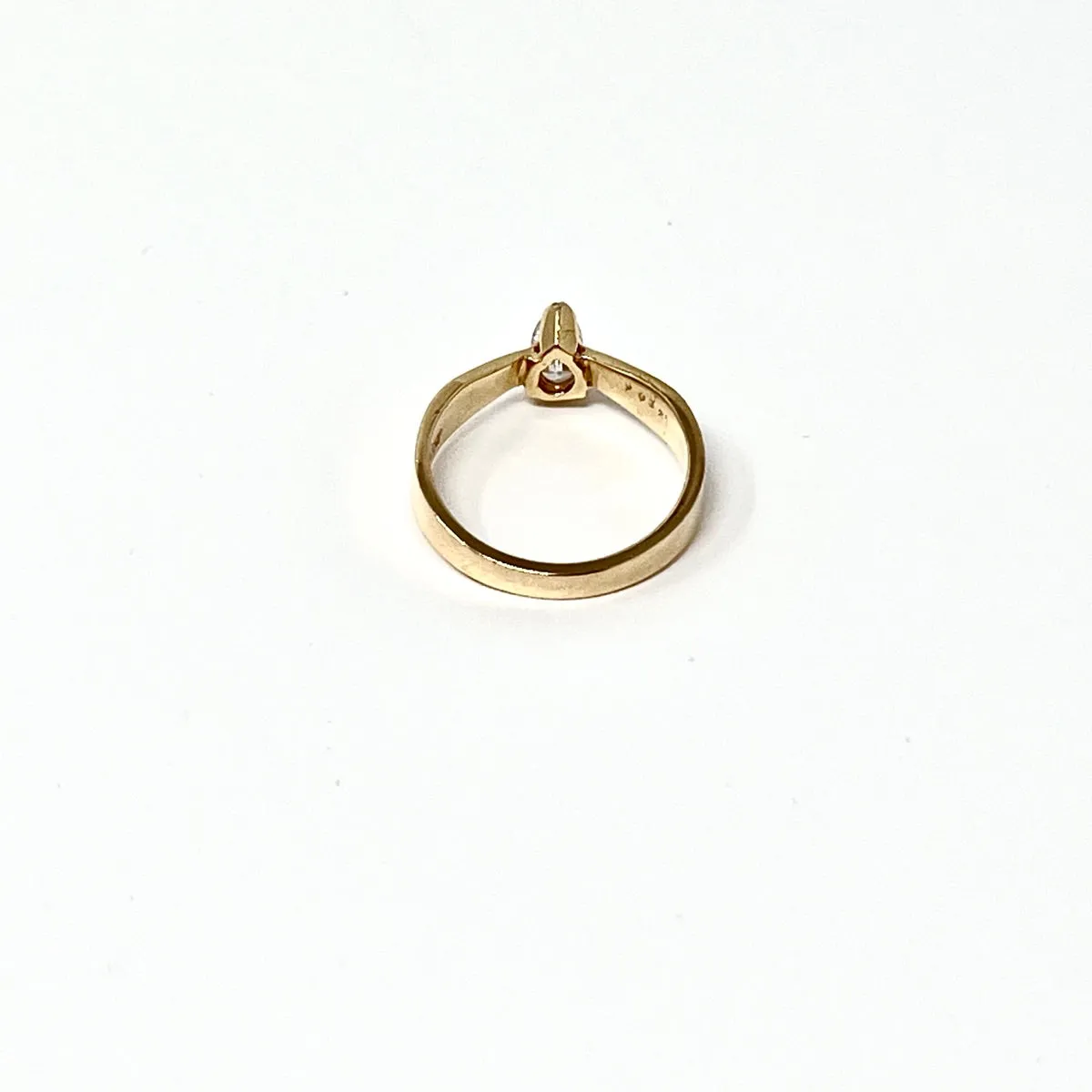 14K Gold Ring with 0.34ct Pear Shaped Diamond