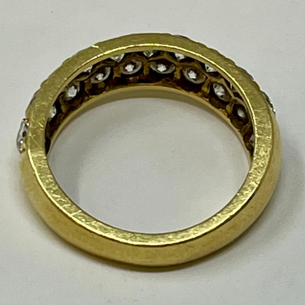 18K Gold Ring with 20 Diamonds