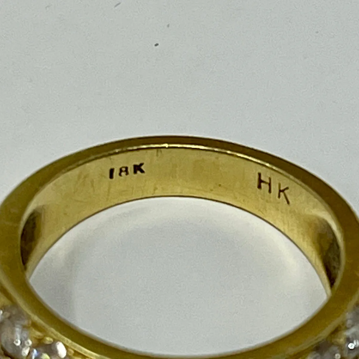 18K Gold Ring with 20 Diamonds