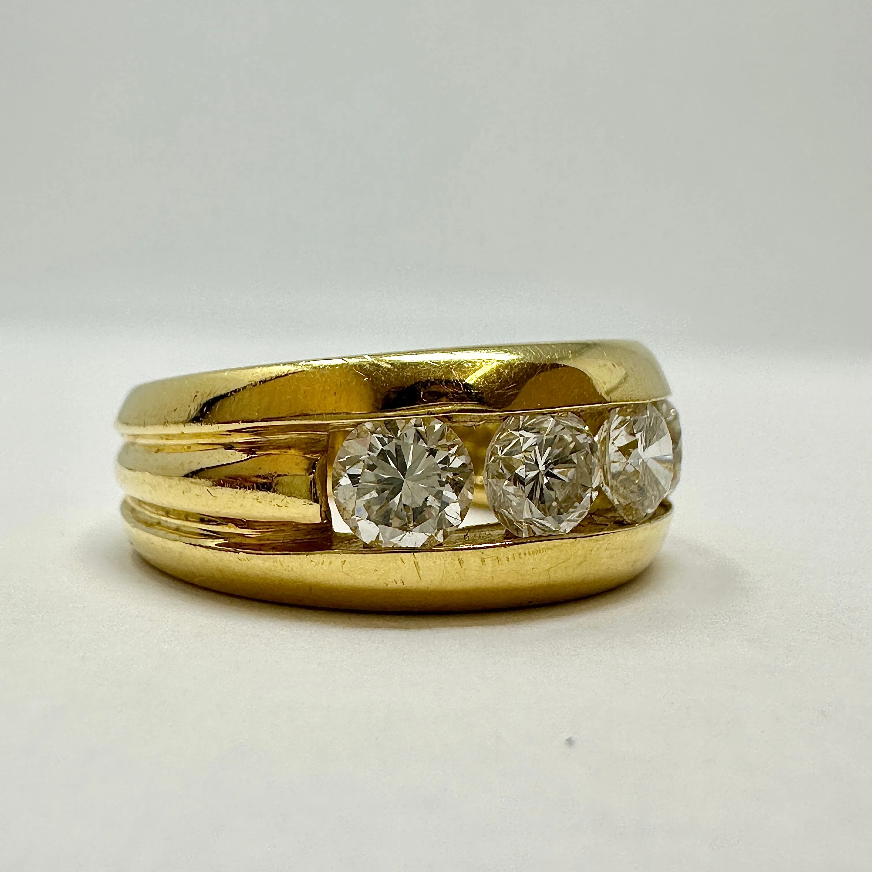 18K Gold Ring with 4 Diamonds