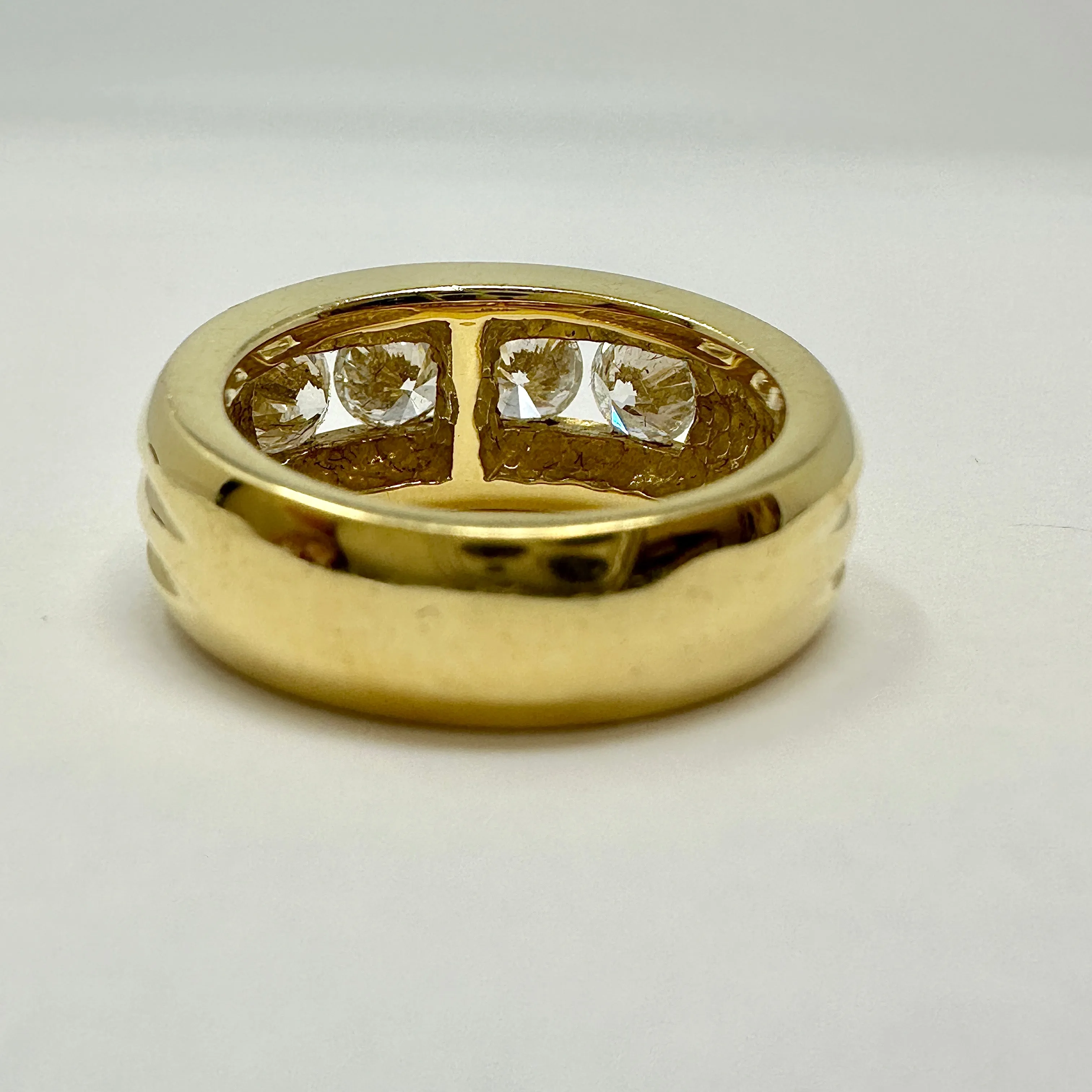 18K Gold Ring with 4 Diamonds